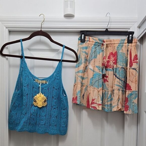 Blue Crochet Tank Top and Floral Shorts Set - Picture 3 of 5